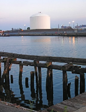 newtown creek oil refineries 2010